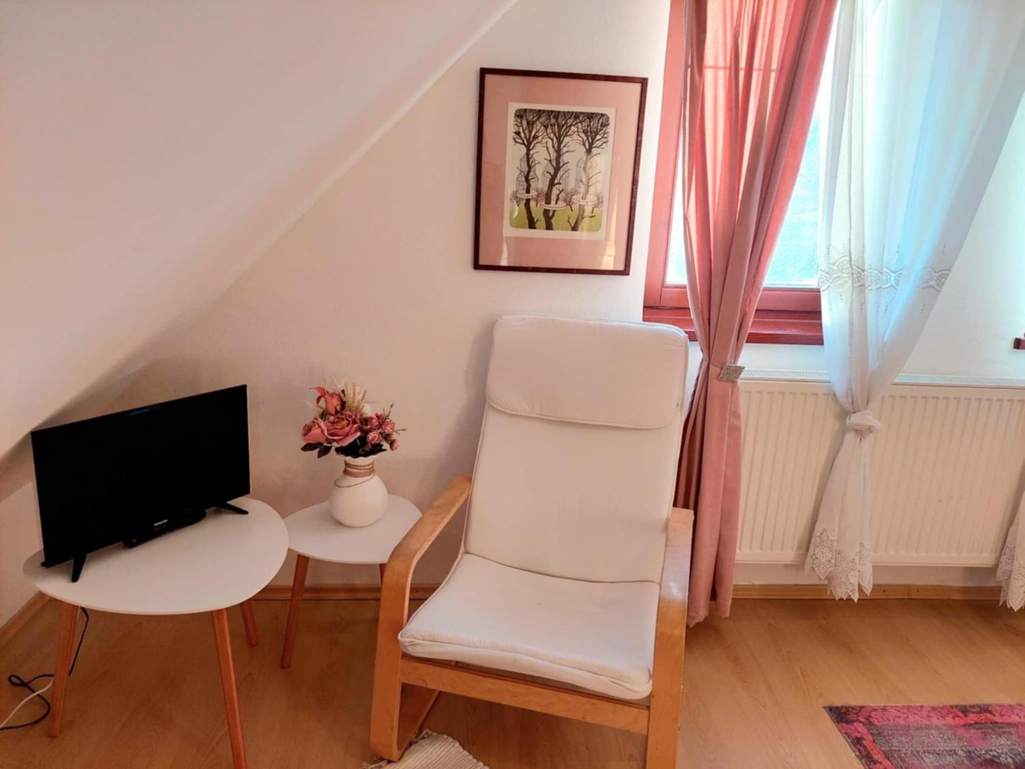 Idylicky Rodinny Penzion Arkadia Pri Dunajskej Cyklotrase Kyselica Exterior foto