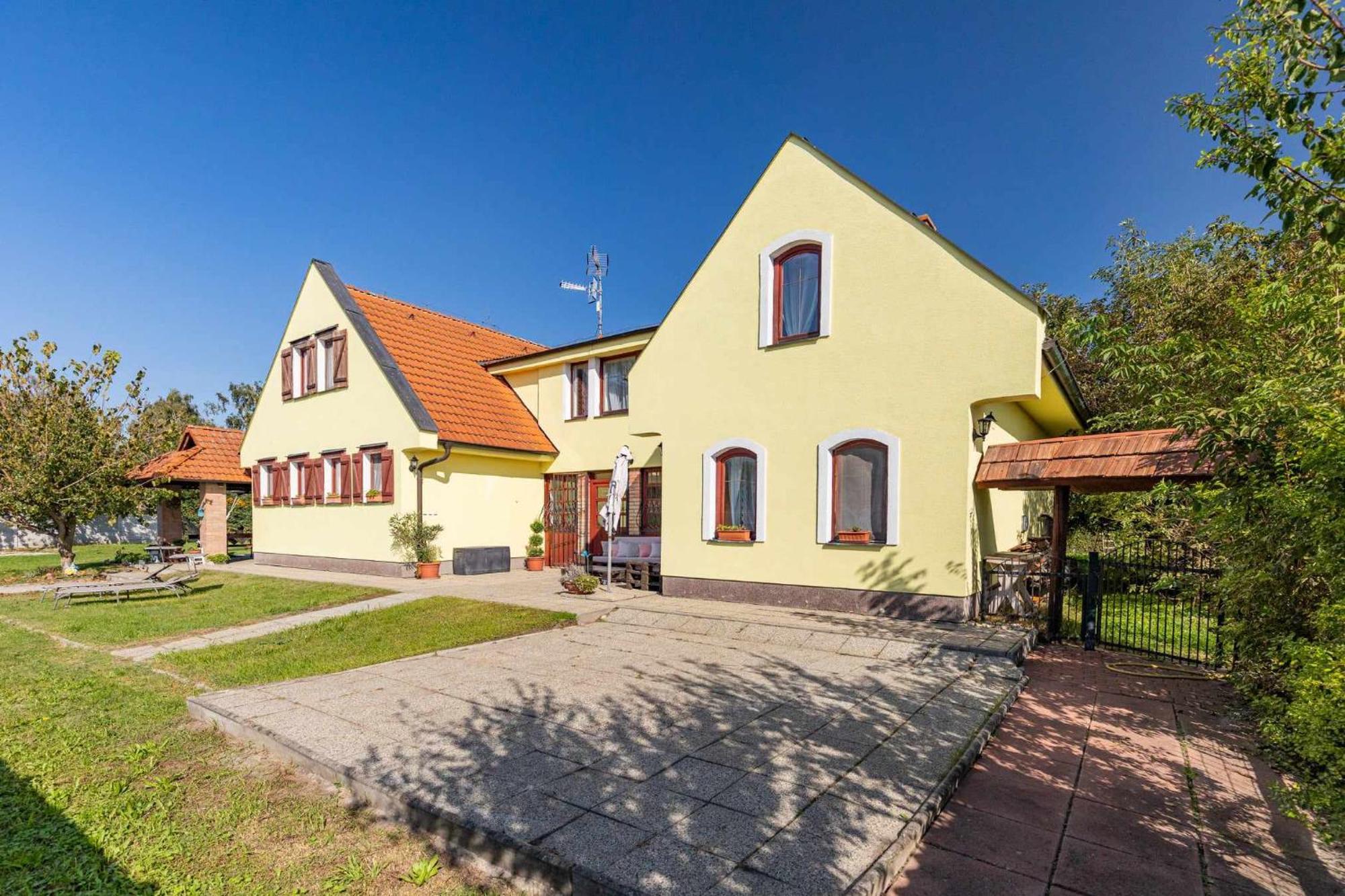 Idylicky Rodinny Penzion Arkadia Pri Dunajskej Cyklotrase Kyselica Exterior foto